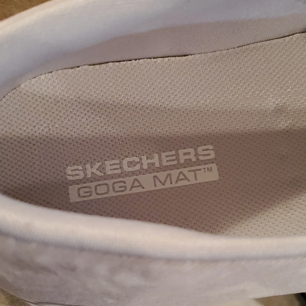 SKECHERS Slip On Shoes Goga Mat Insoles Grey & White Tie Dye Size 7 Wide - Picture 7 of 9